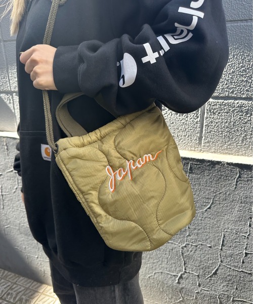HOUSTON(ヒューストン)の「HOUSTON / QUILTING EFECT BAG / HS6846(ショルダーバッグ・レディース・ブラック/オリーブ・ONESIZE)」の12枚目の写真