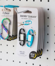 NITE IZE（ナイトアイズ）の「NITE IZE / IDENTIKEY SLIDELOCK(R) DUAL CARABINER（キーホルダー）」