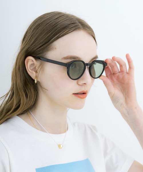 SMELLY（スメリー）の「ボストンシェイプサングラス（サングラス・レディース・グリーン系その他/ブラック系その他/ブラウン系その他/グレー系その他・-）」の4枚目の写真
