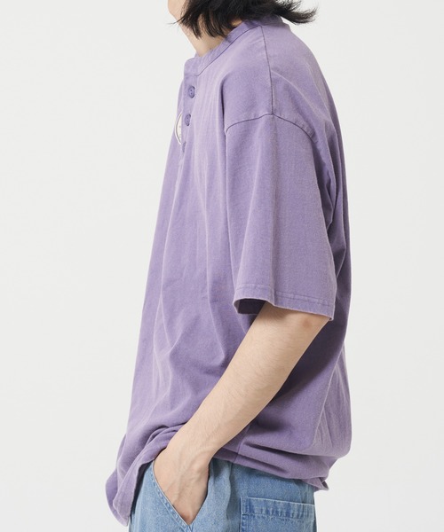 ROUGH TRADE(ラフトレード)の「USAコットン ピグメント ヘンリーネック半袖TEE(M1)(Tシャツ/カットソー・メンズ・アイボリー/パープル/チャコールグレー・X-LARGE/LARGE/MEDIUM)」の11枚目の写真