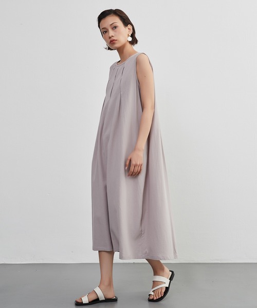 On One's Own(オンワンズオン)の「On One's Own タックノースリーブワンピース(ワンピース・レディース・ブラック/グレー/サンドベージュ・FREE)」の7枚目の写真