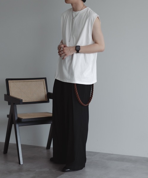 epnok（エプノック）の「ルーズシルエットノースリーブTee（タンクトップ・メンズ・ブラック/オフホワイト/チャコールグレー・SMALL/MEDIUM/LARGE）」の7枚目の写真