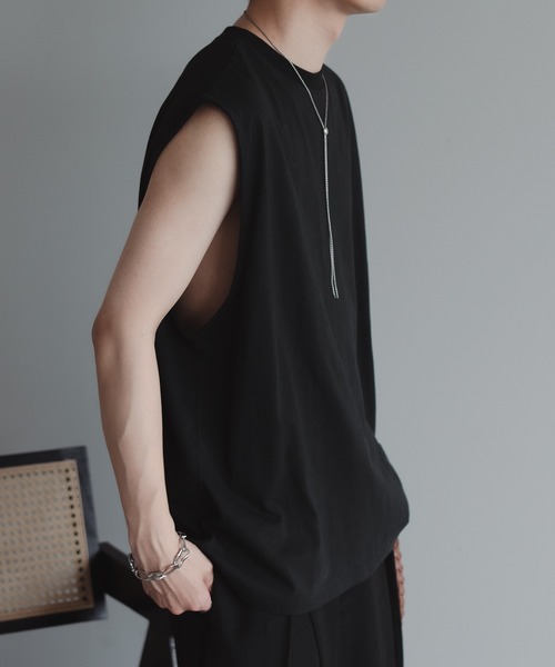 epnok（エプノック）の「ルーズシルエットノースリーブTee（タンクトップ・メンズ・ブラック/オフホワイト/チャコールグレー・SMALL/MEDIUM/LARGE）」の16枚目の写真