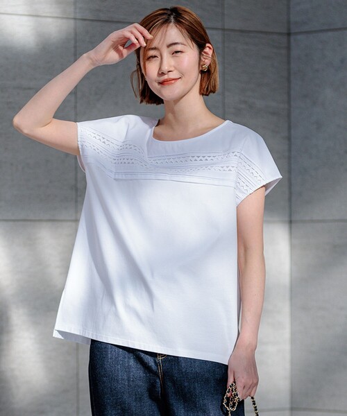 23区(ニジュウサンク)の「【洗える】アイレットジャージー フレンチスリーブ カットソー(Tシャツ/カットソー・レディース・ホワイト系/グリーン系/カーキ系/ブラック系・38)」の1枚目の写真