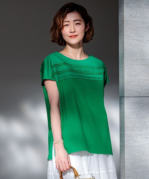 23区(ニジュウサンク)の「【洗える】アイレットジャージー フレンチスリーブ カットソー(Tシャツ/カットソー・レディース・ホワイト系/グリーン系/カーキ系/ブラック系・38)」の4枚目の写真