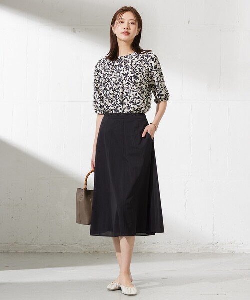 J.PRESS Ladies(J.プレス レディス)の「【洗える】ボタニカルプリント ブラウス(シャツ/ブラウス・レディース・アイボリー系5/カーキ系5/ネイビー系5・XS)」の6枚目の写真
