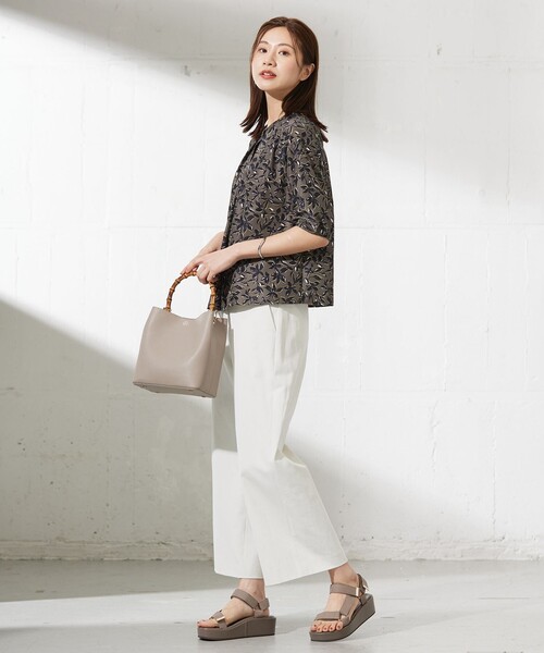 J.PRESS Ladies(J.プレス レディス)の「【洗える】ボタニカルプリント ブラウス(シャツ/ブラウス・レディース・アイボリー系5/カーキ系5/ネイビー系5・XS)」の8枚目の写真