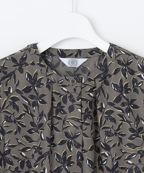 J.PRESS Ladies(J.プレス レディス)の「【洗える】ボタニカルプリント ブラウス(シャツ/ブラウス・レディース・アイボリー系5/カーキ系5/ネイビー系5・XS)」の13枚目の写真