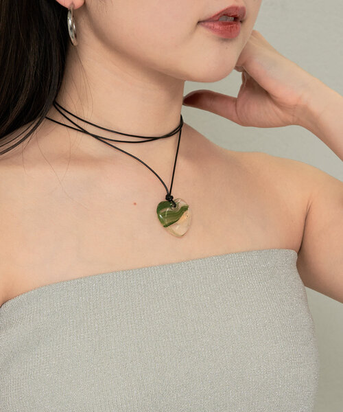 Chico（チコ）の「マーブルクリアチョーカー（その他ヘアアクセサリー・レディース・イエロー/ブラウン/グリーン・FREE）」の4枚目の写真