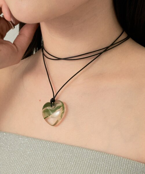 Chico（チコ）の「マーブルクリアチョーカー（その他ヘアアクセサリー・レディース・イエロー/ブラウン/グリーン・FREE）」の5枚目の写真