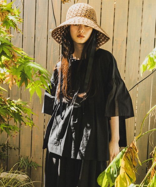 niko and...（ニコアンド）の「[MODE NORM CORE]ボイルギャザー2WAYブラウス（Tシャツ/カットソー・レディース・オフホワイト/ブルー/グリーン/スモーク・FREE）」の4枚目の写真