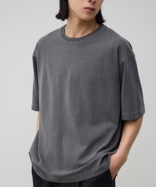 AZUL by moussy(アズールバイマウジー)の「ピグメントサイドスリットTシャツ(Tシャツ/カットソー・メンズ・ライトグレー/ブラック/ライトカーキ・MEDIUM/LARGE)」の2枚目の写真