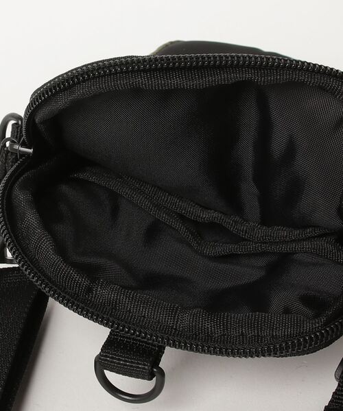 RAW.C(ロークリエイト)の「FUNCTIONAL/ファンクショナル ショルダーバック OVAL NECK HOLDER 撥水 軽量 RCB-083TI(ショルダーバッグ・メンズ・ブラック/ブラック×カーキ/スミクロ/ブラック×グレー・FREE)」の6枚目の写真