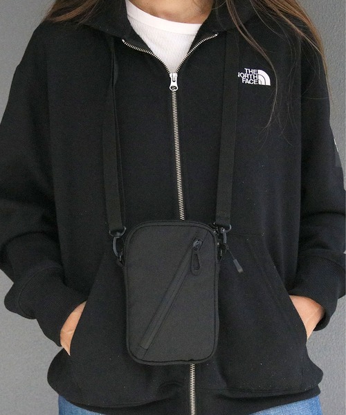 RAW.C(ロークリエイト)の「FUNCTIONAL/ファンクショナル ショルダーバック OVAL NECK HOLDER 撥水 軽量 RCB-083TI(ショルダーバッグ・メンズ・ブラック/ブラック×カーキ/スミクロ/ブラック×グレー・FREE)」の4枚目の写真