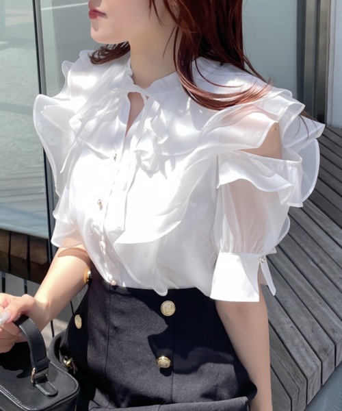 abc une face（アーベーセーアンフェイス）の「オープンショルダーフリルカラーシアーブラウス（シャツ/ブラウス・レディース・ホワイト/ホワイト系その他/ブラック/ブルー・FREE）」の6枚目の写真