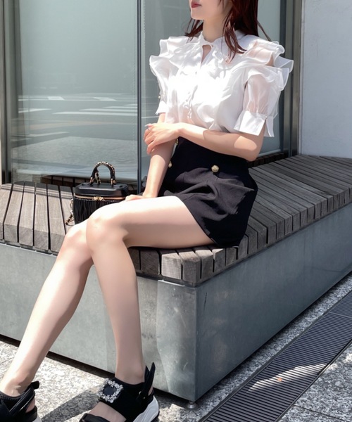 abc une face（アーベーセーアンフェイス）の「オープンショルダーフリルカラーシアーブラウス（シャツ/ブラウス・レディース・ホワイト/ホワイト系その他/ブラック/ブルー・FREE）」の7枚目の写真