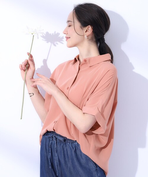 SHOO・LA・RUE（シューラルー）の「◆【洗える/プチプラ/無理せずキレイ】オンにもオフにも ドルマンスリーブ前開きシャツ（シャツ/ブラウス・レディース・ネイビー/ライトグレー/ベビーピンク・03/02/04）」の3枚目の写真