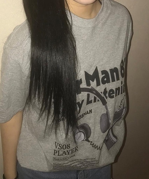 LYEON(リヨン)の「ヘッドホンプリントオーバーサイズTシャツ/ロゴプリントビッグT(Tシャツ/カットソー・レディース・ホワイト/グレー/ブラック・FREE)」の6枚目の写真