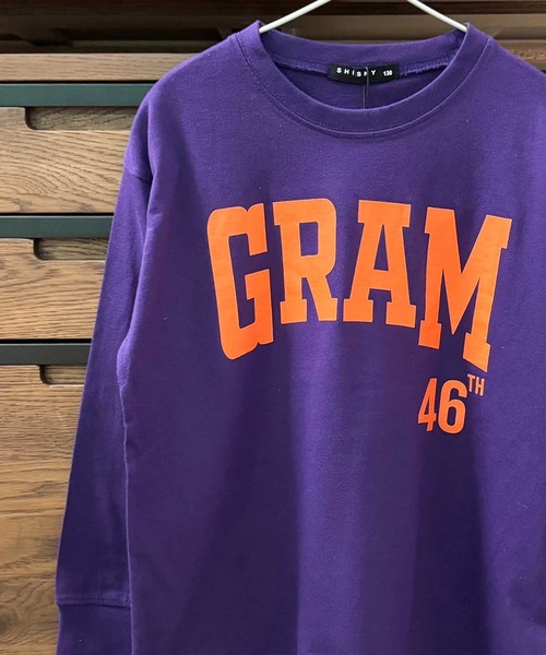 ZI-ON（ジーオン）の「オーバーサイズ プリントロゴ ロンT（Tシャツ/カットソー・キッズ・オフホワイト/杢グレー/チャコールグレー/ダークグリーン/グレー系その他/ブラック/ホワイト系その他/パープル/ネイビー・110cm/130cm/120cm/160cm/150cm/140cm）」の9枚目の写真