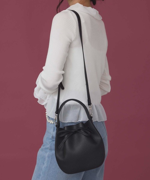 fifth（フィフス）の「ワンハンドル巾着ショルダーバッグ（ショルダーバッグ・レディース・アイボリー/ブラック/モカ・FREE）」の3枚目の写真