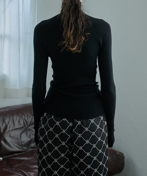 LE CIEL BLEU（ルシェルブルー）の「ホールガーメントタートルニット / Wholegarment Turtle Knit（ニット/セーター・レディース・ターコイズブルー/オフホワイト/グレー/ブラック/レッド/パープル・36）」の21枚目の写真