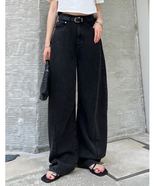 Re:EDIT（リエディ）の「[楽な穿き心地で体型カバー][2025 SUMMER COLLECTION][低身長/高身長サイズ有][全骨格細見え]ウォッシュ加工コットンツイルバレルレッグパンツ（その他パンツ・レディース・ブルー/ブラウン/ブラック/ライトピンク/ホワイト/グレー・SHORT/MEDIUM/TALL/LARGE）」の2枚目の写真