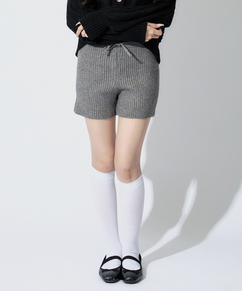 ALLuRing ChaRm(アリュリングチャーム)の「Rib Knit Short Pants / リブニットショートパンツ(スウェットパンツ・レディース・グレー/ブラック/ホワイト・FREE)」の3枚目の写真