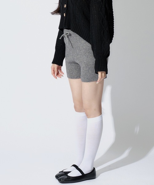 ALLuRing ChaRm(アリュリングチャーム)の「Rib Knit Short Pants / リブニットショートパンツ(スウェットパンツ・レディース・グレー/ブラック/ホワイト・FREE)」の11枚目の写真