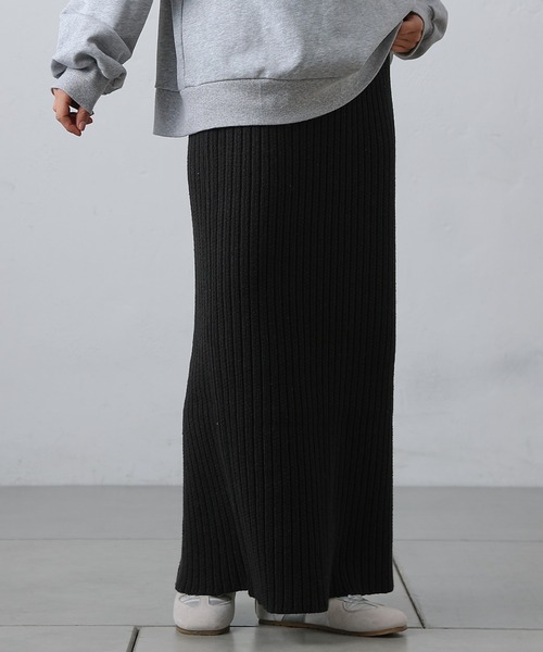 COLONY 2139（コロニートゥーワンスリーナイン）の「-3kg見え！リブニットナロースカート（スカート・レディース・ブラック/グレー・MEDIUM/SMALL）」の2枚目の写真