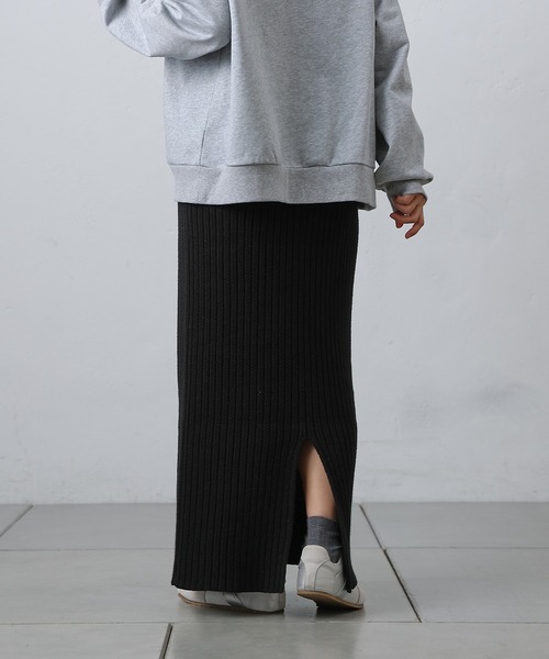 COLONY 2139（コロニートゥーワンスリーナイン）の「-3kg見え！リブニットナロースカート（スカート・レディース・ブラック/グレー・MEDIUM/SMALL）」の4枚目の写真