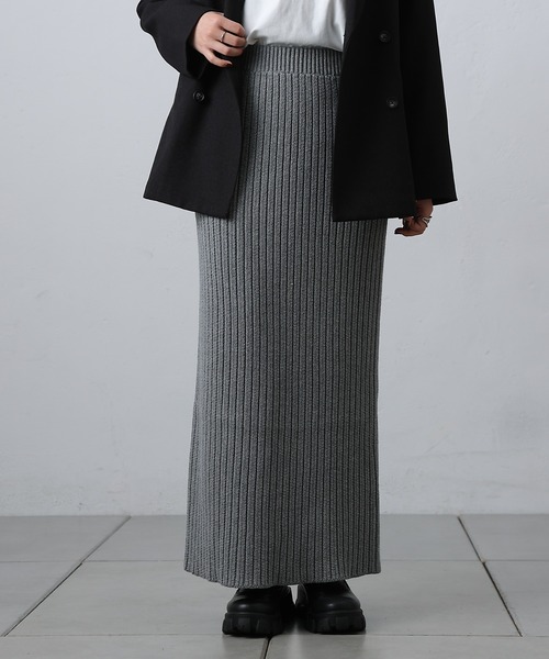 COLONY 2139（コロニートゥーワンスリーナイン）の「-3kg見え！リブニットナロースカート（スカート・レディース・ブラック/グレー・MEDIUM/SMALL）」の11枚目の写真