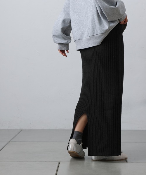 COLONY 2139（コロニートゥーワンスリーナイン）の「-3kg見え！リブニットナロースカート（スカート・レディース・ブラック/グレー・MEDIUM/SMALL）」の6枚目の写真
