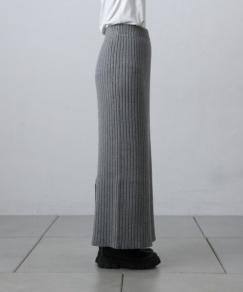 COLONY 2139（コロニートゥーワンスリーナイン）の「-3kg見え！リブニットナロースカート（スカート・レディース・ブラック/グレー・MEDIUM/SMALL）」の20枚目の写真