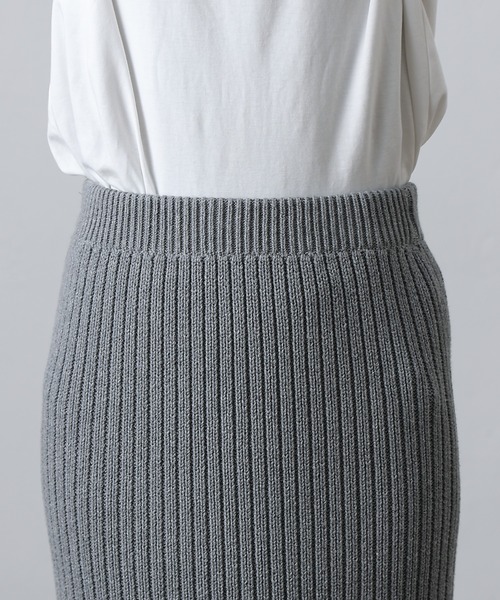 COLONY 2139（コロニートゥーワンスリーナイン）の「-3kg見え！リブニットナロースカート（スカート・レディース・ブラック/グレー・MEDIUM/SMALL）」の22枚目の写真