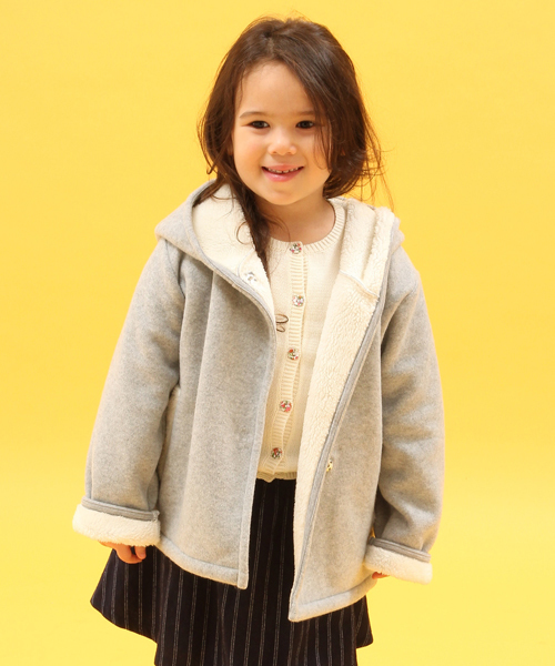 GLOBAL WORK（グローバルワーク）の「キッズ【洗える】カットソーボアフードコート/567580（その他アウター・キッズ・グレー/ダークグレー/ベージュ/レッド・MEDIUM/SMALL/X-LARGE/LARGE）」の2枚目の写真