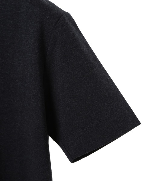 MEN'S BIGI(メンズビギ)の「【ACTIVE TAILOR/アクティブテイラー】シルケット加工VネックTシャツ<接触冷感><UVカット>(Tシャツ/カットソー・メンズ・ネイビー/ブラウン/ホワイト/グレー/ブラック・01/04/03/02)」の7枚目の写真