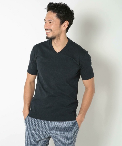 MEN'S BIGI(メンズビギ)の「【ACTIVE TAILOR/アクティブテイラー】シルケット加工VネックTシャツ<接触冷感><UVカット>(Tシャツ/カットソー・メンズ・ネイビー/ブラウン/ホワイト/グレー/ブラック・01/04/03/02)」の19枚目の写真