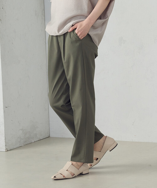 COMME CA MODELS（コムサモデルズ）の「【美しいベーシックパンツ】ストレッチテーパードパンツ（その他パンツ・レディース・ライトグレー/ベージュ/ミント/ブラック/ブラウン/カーキ/グレイッシュベージュ・X-LARGE/LARGE/MEDIUM/SMALL/X-SMALL）」の6枚目の写真