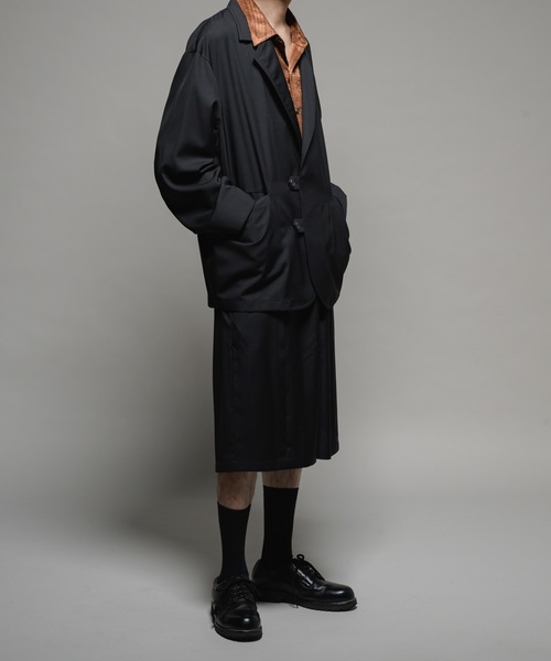 CASPER JOHN（キャスパージョン）の「Smooth shark tab button tailored jacket/スムースシャークタブボタンテーラードジャケット（テーラードジャケット・メンズ・グレー/ブラック/ブラウン・X-SMALL/SMALL/MEDIUM/LARGE）」の10枚目の写真