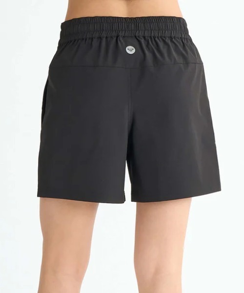 ROXY（ロキシー）の「MY 1ST ROXY SHORTS/ロキシー水陸両用ワンポイントブランドロゴフィットネスショートパンツ（その他パンツ・レディース・ピンク/グリーン/ブラック・LARGE/MEDIUM/SMALL）」の7枚目の写真