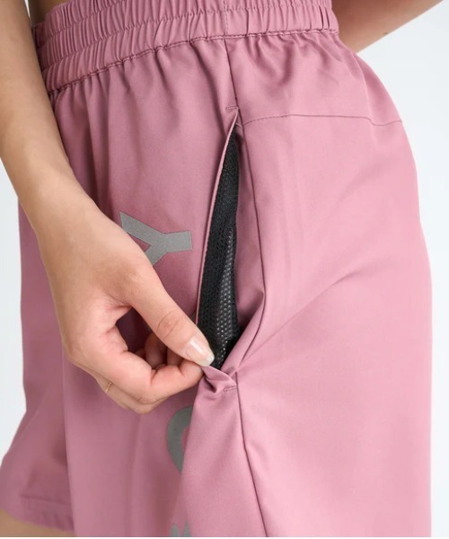 ROXY（ロキシー）の「MY 1ST ROXY SHORTS/ロキシー水陸両用ワンポイントブランドロゴフィットネスショートパンツ（その他パンツ・レディース・ピンク/グリーン/ブラック・LARGE/MEDIUM/SMALL）」の19枚目の写真