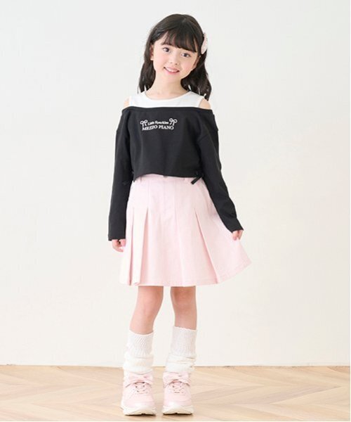 mezzo piano(メゾピアノ)の「レイヤード風短丈 長袖Tシャツ(Tシャツ/カットソー・キッズ・ブラック/サックスブルー・120cm/140cm/130cm)」の13枚目の写真
