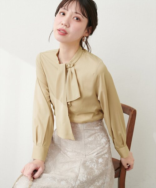 natural couture(ナチュラルクチュール)の「【WEB限定】ドレープスカーフ2WAYブラウス(シャツ/ブラウス・レディース・ブラウン/ベージュ/ブルー系その他/ミント/ピンクベージュ/グレイッシュベージュ/オフホワイト・FREE)」の1枚目の写真