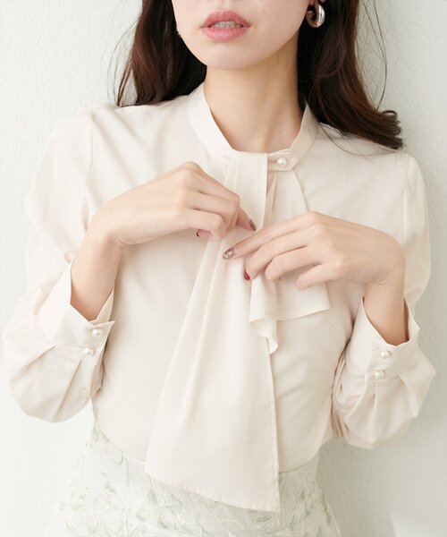 natural couture(ナチュラルクチュール)の「【WEB限定】ドレープスカーフ2WAYブラウス(シャツ/ブラウス・レディース・ブラウン/ベージュ/ブルー系その他/ミント/ピンクベージュ/グレイッシュベージュ/オフホワイト・FREE)」の2枚目の写真