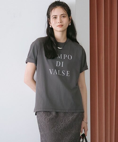 23区 S(ニジュウサンクチイサイサイズ)の「【SLOW/一部店舗限定】MVSコットン ロゴTシャツ(Tシャツ/カットソー・レディース・グレー系/ホワイト系/サックスブルー系・32)」の2枚目の写真