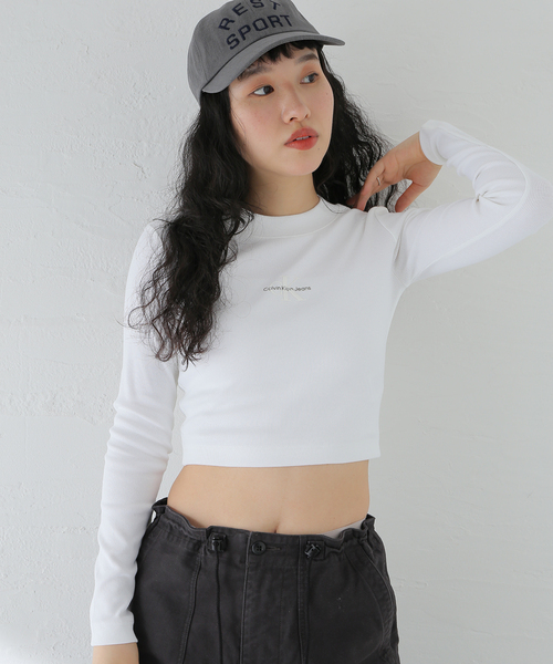 JOINT WORKS（ジョイントワークス）の「Calvin Klein Jeans / カルバン クライン ジーンズ A- LS MONOGRAM BABY TEE（Tシャツ/カットソー・レディース・ブラック/ホワイト・X-SMALL）」の20枚目の写真