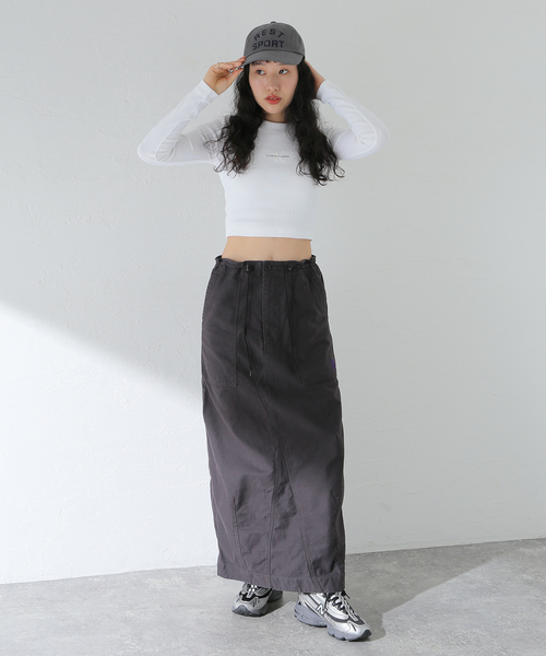 JOINT WORKS（ジョイントワークス）の「Calvin Klein Jeans / カルバン クライン ジーンズ A- LS MONOGRAM BABY TEE（Tシャツ/カットソー・レディース・ブラック/ホワイト・X-SMALL）」の22枚目の写真