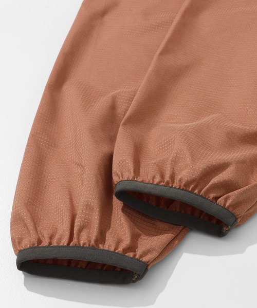 KRIFF MAYER（クリフメイヤー）の「さらさらエアーパッカブルジャケット（マウンテンパーカー・メンズ・ブラック/ナチュラル/レンガ/グリーン/カラフル・MEDIUM/LARGE/X-LARGE）」の18枚目の写真