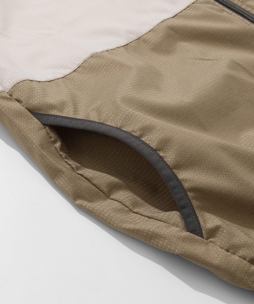 KRIFF MAYER（クリフメイヤー）の「さらさらエアーパッカブルジャケット（マウンテンパーカー・メンズ・ブラック/ナチュラル/レンガ/グリーン/カラフル・MEDIUM/LARGE/X-LARGE）」の19枚目の写真