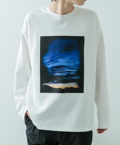 ITEMS URBANRESEARCH（アイテムズ アーバンリサーチ）の「Art Graphic ポンチカットソー Dawn（Tシャツ/カットソー・メンズ・ブラック/ホワイト・MEDIUM/LARGE）」の3枚目の写真